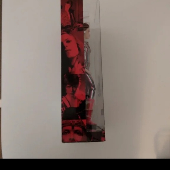 Mattel's "Ziggy Stardust" Barbie David Bowie Gold Label Limited - Picture 5 of 9